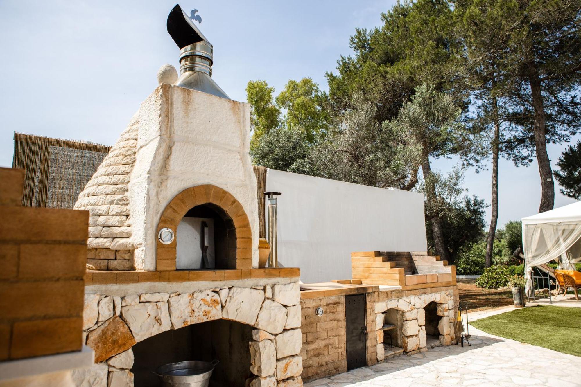 Trullo Nonna Netta Con Piscina Idromassaggio E Area Giochi Villa Ceglie Messapica Exterior photo