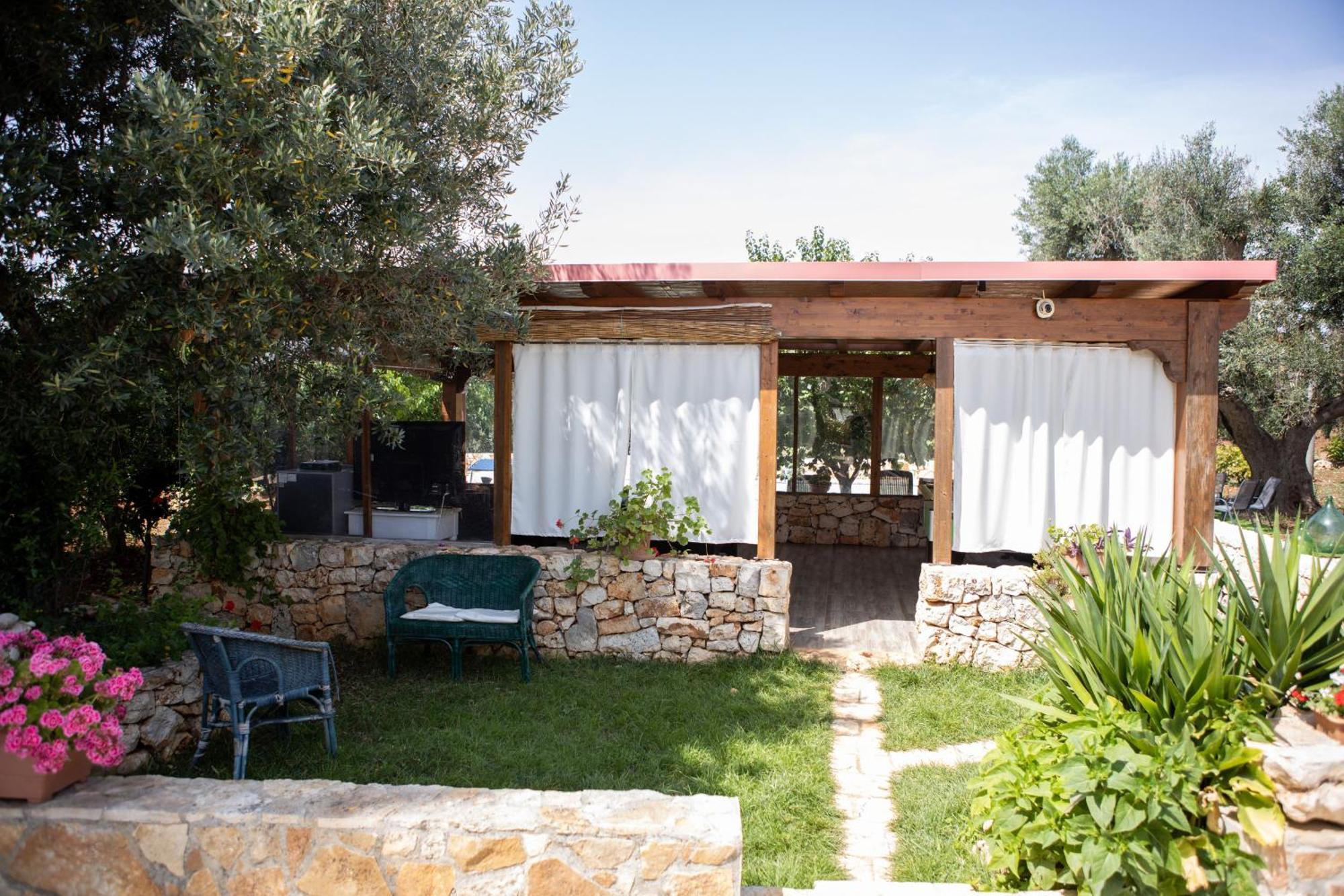 Trullo Nonna Netta Con Piscina Idromassaggio E Area Giochi Villa Ceglie Messapica Exterior photo