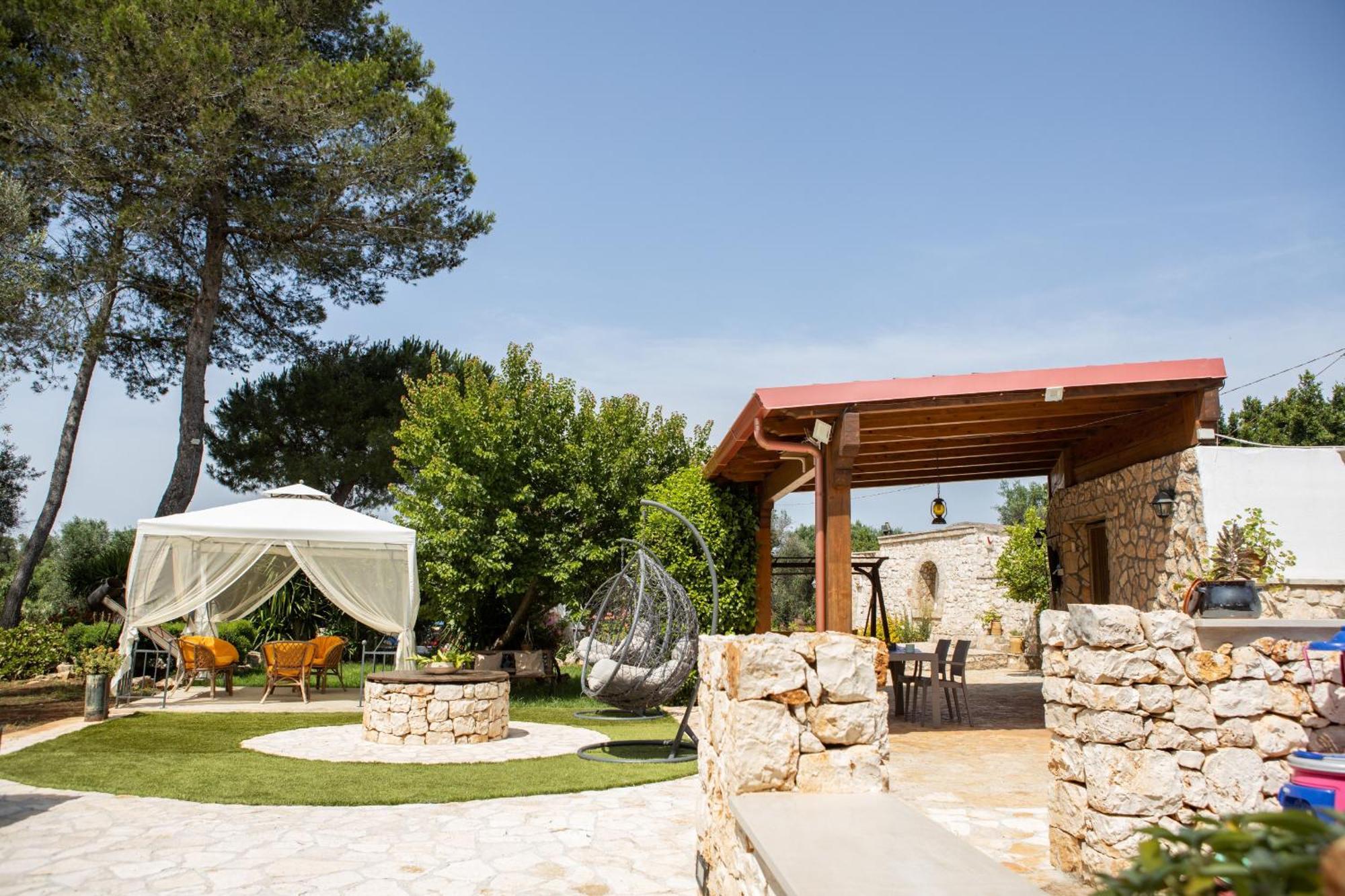 Trullo Nonna Netta Con Piscina Idromassaggio E Area Giochi Villa Ceglie Messapica Exterior photo