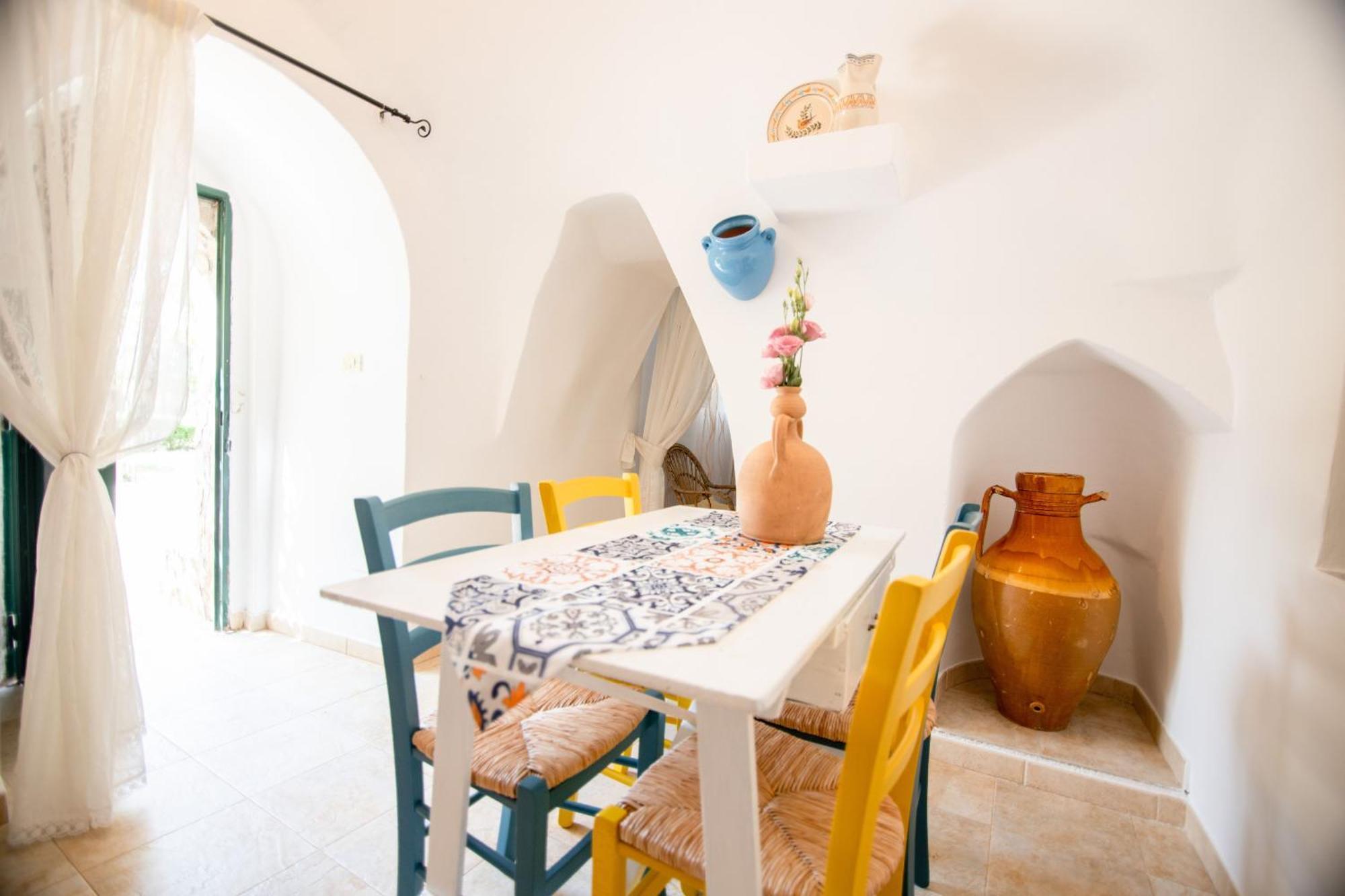Trullo Nonna Netta Con Piscina Idromassaggio E Area Giochi Villa Ceglie Messapica Exterior photo