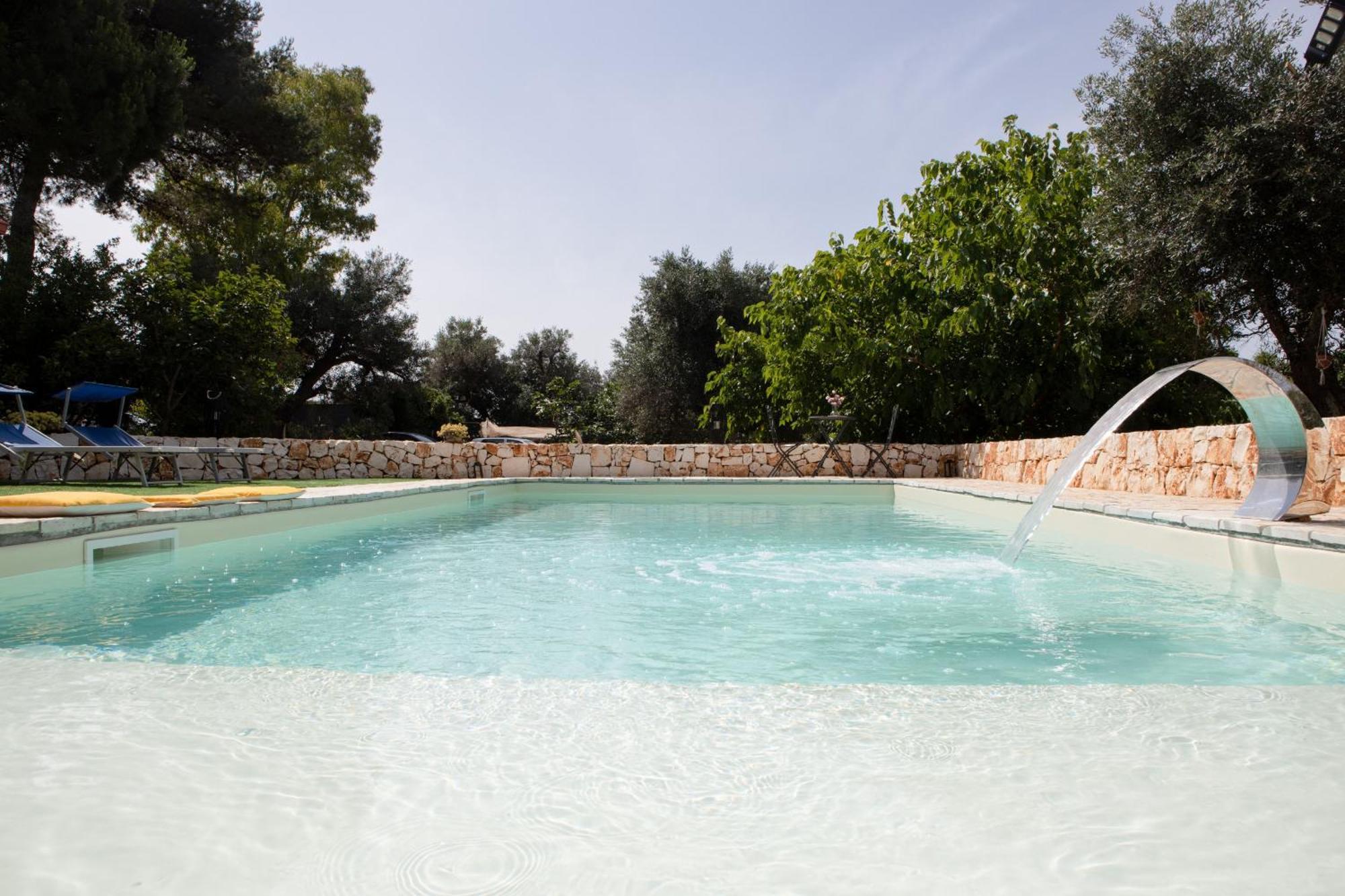 Trullo Nonna Netta Con Piscina Idromassaggio E Area Giochi Villa Ceglie Messapica Exterior photo