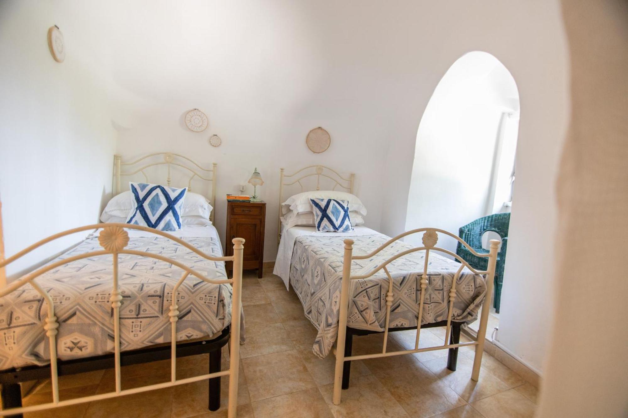 Trullo Nonna Netta Con Piscina Idromassaggio E Area Giochi Villa Ceglie Messapica Exterior photo