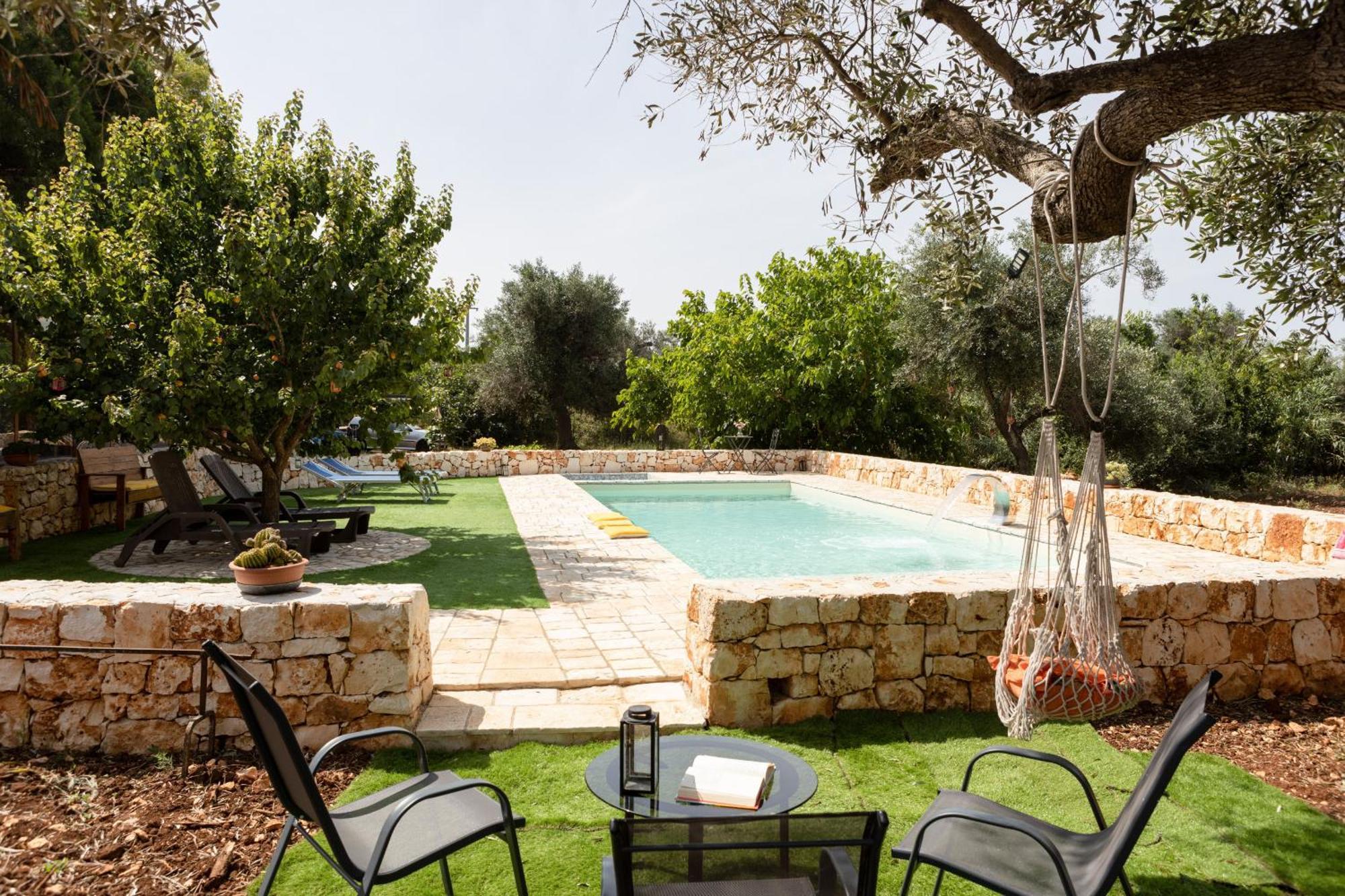 Trullo Nonna Netta Con Piscina Idromassaggio E Area Giochi Villa Ceglie Messapica Exterior photo