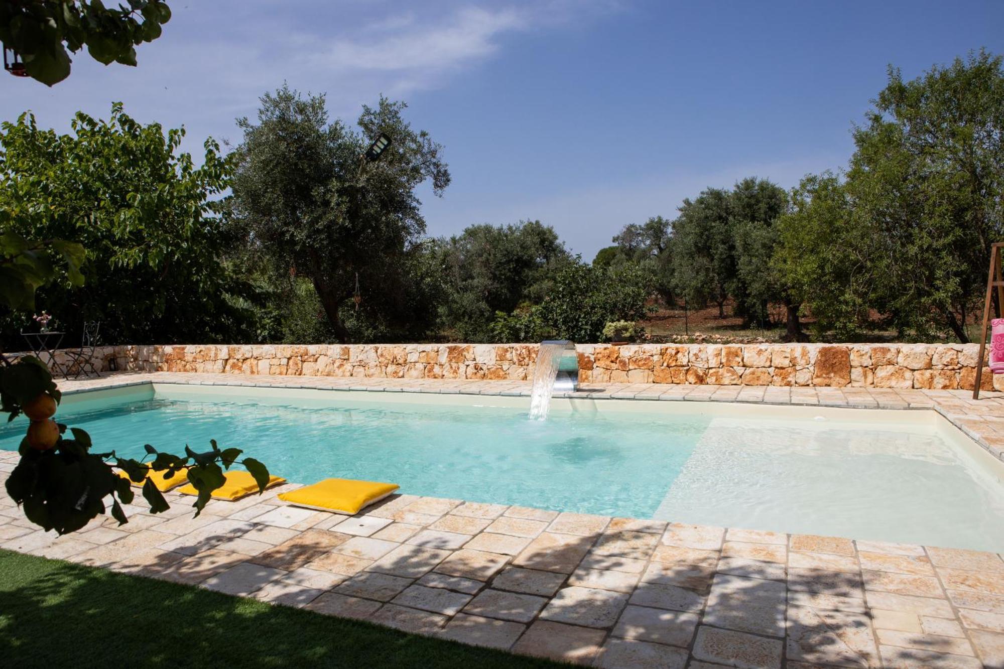 Trullo Nonna Netta Con Piscina Idromassaggio E Area Giochi Villa Ceglie Messapica Exterior photo