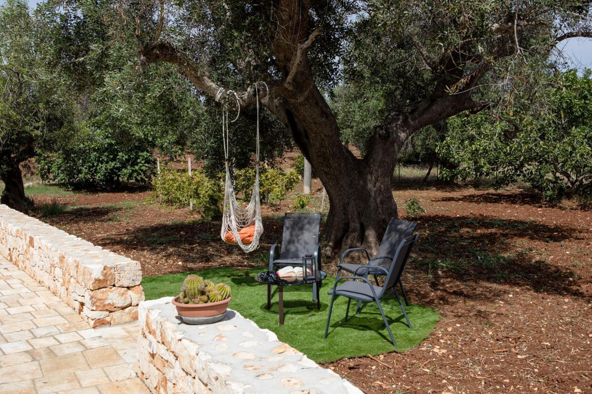 Trullo Nonna Netta Con Piscina Idromassaggio E Area Giochi Villa Ceglie Messapica Exterior photo